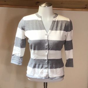 💐2/$20 Very cute Kersh essentials knit top